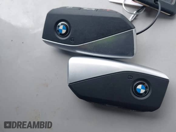 2024 BMW 5 Series 530i z VIN WBA43FJ08RCS03527, wystawiony jako IAAI lot #43104493 z przebiegiem Nie podano mil oraz . Historia ofert i sprzedaży dostępna na DreamBid. Obrazek 11.