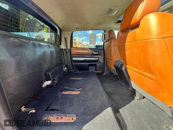 2017 Toyota Tundra Platinum с VIN 5TFGW5F10HX216928, выставлен на аукционе Copart как лот 90529555 с пробегом 180 278 миль миль и Чистый • Clean title. История ставок и продаж доступна на DreamBid. Изображение 6.