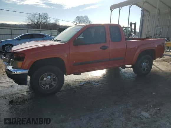 2008 Chevrolet Colorado z VIN 1GCDS49E588220409, wystawiony jako Copart lot #88147415 z przebiegiem 178 530 mil mil oraz Szkoda całkowita • Salvage title. Historia ofert i sprzedaży dostępna na DreamBid. Obrazek 1.