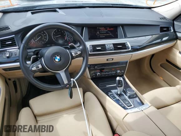 2017 BMW 5 Series 535i xDrive z VIN WBA5M4C50HD187007, wystawiony jako Copart lot #74029673 z przebiegiem 22 117 mil mil oraz . Historia ofert i sprzedaży dostępna na DreamBid. Obrazek 8.