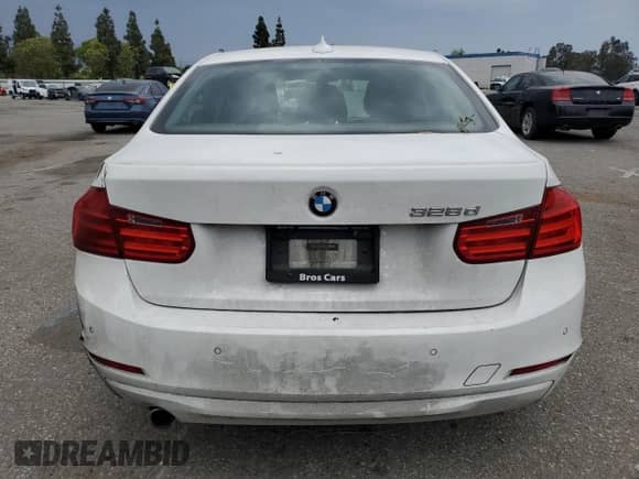 2014 BMW 3 Series 328d с VIN WBA3D3C59EF099154, выставлен на аукционе Copart как лот 59041545 с пробегом 206 931 миль миль и Списание • Salvage title. История ставок и продаж доступна на DreamBid. Изображение 6.