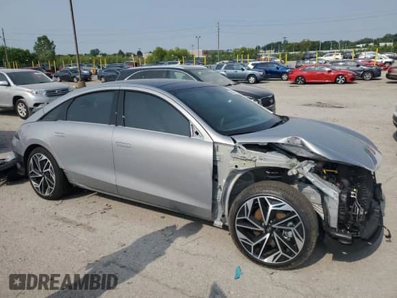 2024 Hyundai Ioniq 6 Limited с VIN KMHM54AC3RA081372, выставлен на аукционе Copart как лот 58833495 с пробегом 1 692 миль миль и Списание • Salvage title. История ставок и продаж доступна на DreamBid. Изображение 4.