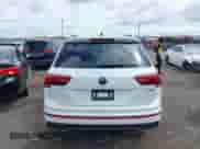 2024 Volkswagen Tiguan SE R-Line Black с VIN 3VV8B7AX3RM111526, выставлен на аукционе IAAI как лот 42524100 с пробегом 7 280 миль миль и . История ставок и продаж доступна на DreamBid. Изображение 17.