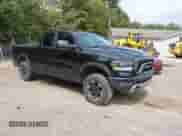2019 Ram 1500 Rebel z VIN 1C6SRFET2KN705108, wystawiony jako IAAI lot #43163417 z przebiegiem 110 932 mil mil oraz . Historia ofert i sprzedaży dostępna na DreamBid. Obrazek 1.