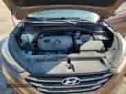 2016 Hyundai Tucson SE with VIN KM8J33A47GU135408, listed as a Copart auction lot 71096375 with 104,842 mi miles and Salvage title. Bid and sale history available at DreamBid. Image 11.