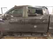 2024 Chevrolet Silverado 1500 LT Trail Boss z VIN 3GCUDFED5RG123564, wystawiony jako IAAI lot #42193775 z przebiegiem 26 302 mil mil oraz . Historia ofert i sprzedaży dostępna na DreamBid. Obrazek 14.