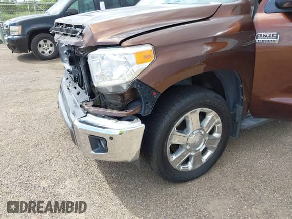 2016 Toyota Tundra Platinum с VIN 5TFAW5F1XGX553269, выставлен на аукционе IAAI как лот 43208533 с пробегом 65 144 миль миль и . История ставок и продаж доступна на DreamBid. Изображение 6.