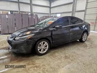 2019 Chevrolet Cruze LT с VIN 1G1BE5SM0K7144609, выставлен на аукционе Copart как лот 84028445 с пробегом 136 057 миль миль и Чистый • Clean title. История ставок и продаж доступна на DreamBid. Изображение 1.