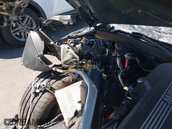 2021 BMW 4 Series M440i xDrive с VIN WBA13AR00MCF91553, выставлен на аукционе IAAI как лот 42211853 с пробегом Не указан миль и . История ставок и продаж доступна на DreamBid. Изображение 18.