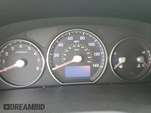 2010 Hyundai Santa Fe SE с VIN 5NMSHDAG2AH407727, выставлен на аукционе Copart как лот 68921345 с пробегом Не указан миль и На запчасти • Non repairable. История ставок и продаж доступна на DreamBid. Изображение 9.