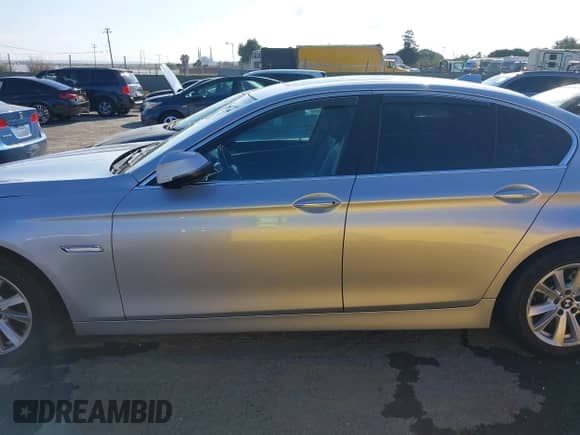 2015 BMW 5 Series 528i с VIN WBA5A5C58FD519593, выставлен на аукционе IAAI как лот 43200640 с пробегом 119 151 миль миль и . История ставок и продаж доступна на DreamBid. Изображение 14.