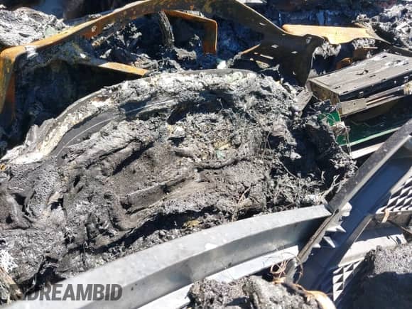 2003 Chevrolet Silverado 1500HD LS с VIN 1GCGK13U23F219380, выставлен на аукционе IAAI как лот 39716422 с пробегом Не указан миль и . История ставок и продаж доступна на DreamBid. Изображение 7.