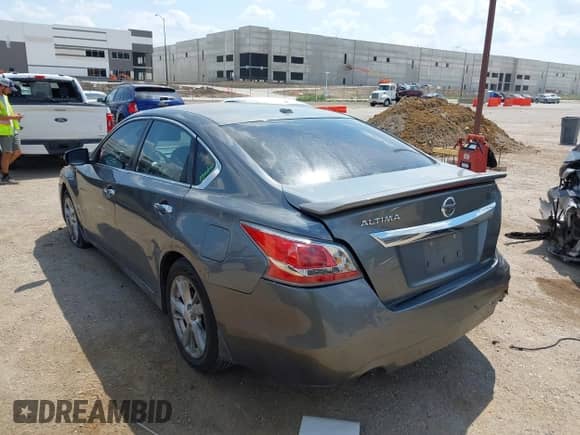 2015 Nissan Altima S z VIN 1N4AL3AP1FC215456, wystawiony jako IAAI lot #42940785 z przebiegiem 123 317 mil mil oraz . Historia ofert i sprzedaży dostępna na DreamBid. Obrazek 3.