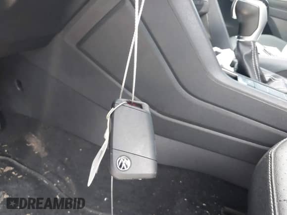 2023 Volkswagen Tiguan SE R-Line Black с VIN 3VVCB7AX4PM010437, выставлен на аукционе IAAI как лот 42584010 с пробегом 49 762 миль миль и . История ставок и продаж доступна на DreamBid. Изображение 11.