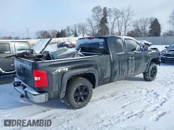 2008 Chevrolet Silverado 1500 1LT z VIN 2GCEK190X81265260, wystawiony jako IAAI lot #41196623 z przebiegiem 172 730 mil mil oraz . Historia ofert i sprzedaży dostępna na DreamBid. Obrazek 4.