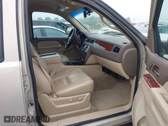 2011 Chevrolet Tahoe LT с VIN 1GNSKBE05BR250248, выставлен на аукционе IAAI как лот 42676401 с пробегом 195 683 миль миль и . История ставок и продаж доступна на DreamBid. Изображение 5.
