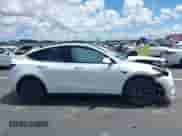 2024 Tesla Model Y с VIN 7SAYGDED3RF019239, выставлен на аукционе IAAI как лот 42978849 с пробегом 14 551 миль миль и . История ставок и продаж доступна на DreamBid. Изображение 13.