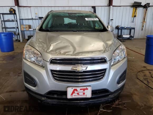 2016 Chevrolet Trax LS z VIN KL7CJKSB6GB558788, wystawiony jako Copart lot #85329875 z przebiegiem Nie podano mil oraz Szkoda całkowita • Salvage title. Historia ofert i sprzedaży dostępna na DreamBid. Obrazek 5.