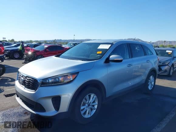 2019 Kia Sorento LX with VIN 5XYPG4A31KG531442, listed as a IAAI auction lot 42425631 with 186,913 mi miles and . Bid and sale history available at DreamBid. Image 17.