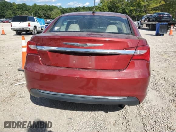 2014 Chrysler 200 LX с VIN 1C3CCBAB8EN122846, выставлен на аукционе Copart как лот 71610855 с пробегом 129 140 миль миль и Списание • Salvage title. История ставок и продаж доступна на DreamBid. Изображение 6.