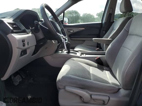 2019 Honda Pilot LX z VIN 5FNYF5H13KB037883, wystawiony jako Copart lot #56528185 z przebiegiem 112 594 mil mil oraz Czysty tytuł • Clean title. Historia ofert i sprzedaży dostępna na DreamBid. Obrazek 7.