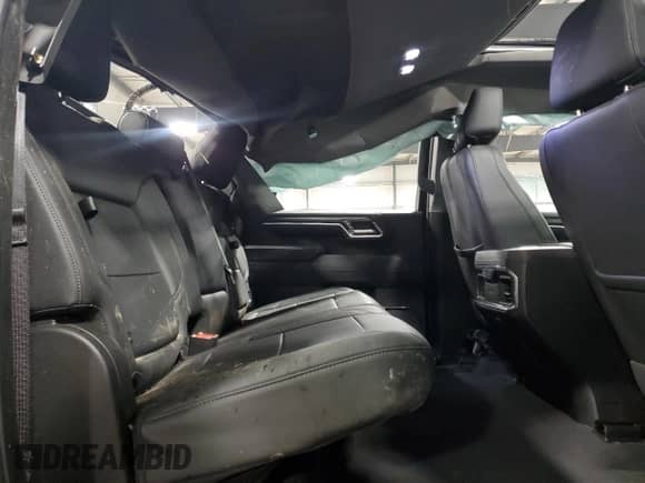 2024 Chevrolet Silverado 3500HD LTZ z VIN 2GC4YUEY3R1199871, wystawiony jako Copart lot #59727175 z przebiegiem Nie podano mil oraz Szkoda całkowita • Salvage title. Historia ofert i sprzedaży dostępna na DreamBid. Obrazek 10.