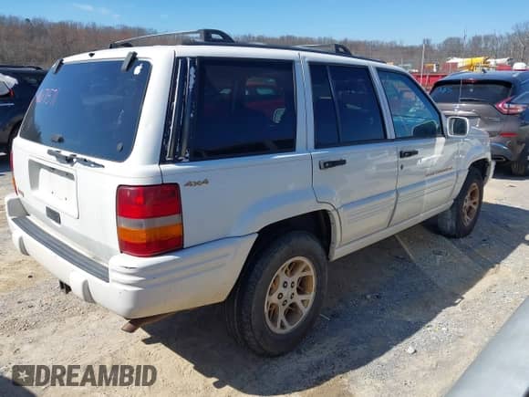 1997 Jeep Grand Cherokee Limited с VIN 1J4GZ78S9VC667698, выставлен на аукционе IAAI как лот 41671571 с пробегом 191 448 миль миль и . История ставок и продаж доступна на DreamBid. Изображение 4.