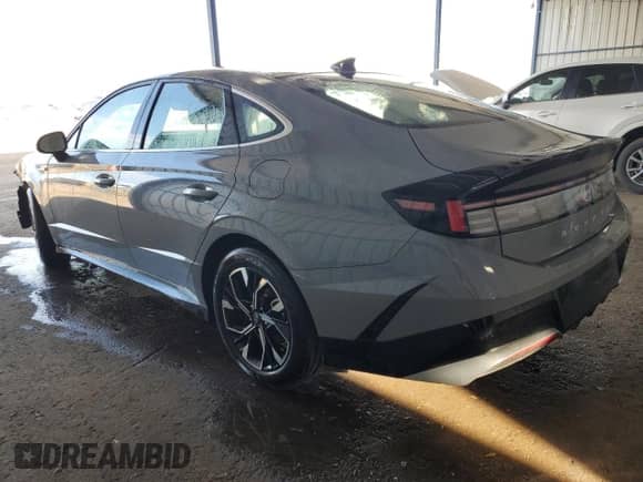 2025 Hyundai Sonata SEL with VIN KMHL64JA0SA462612, listed as a Copart auction lot 84443875 with 11,447 mi miles and Non repairable. Bid and sale history available at DreamBid. Image 2.