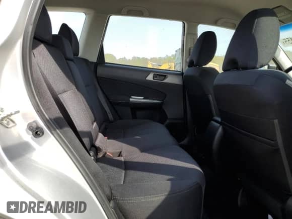 2011 Subaru Forester X z VIN JF2SHABC6BH768151, wystawiony jako Copart lot #55144155 z przebiegiem 101 689 mil mil oraz Czysty tytuł • Clean title. Historia ofert i sprzedaży dostępna na DreamBid. Obrazek 11.