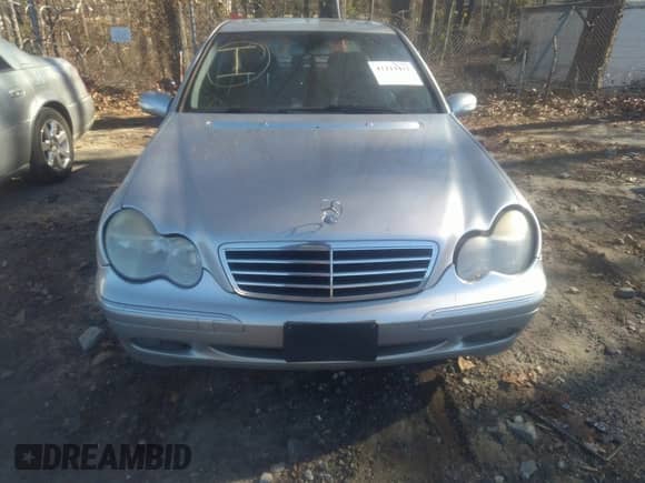 2005 Mercedes-Benz C 320 z VIN WDBRF64J85F666828, wystawiony jako IAAI lot #41214432 z przebiegiem 269 425 mil mil oraz . Historia ofert i sprzedaży dostępna na DreamBid. Obrazek 10.