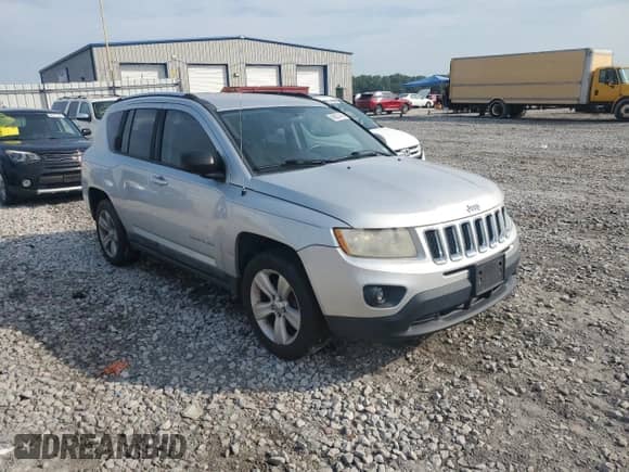 2011 Jeep Compass с VIN 1J4NT1FA9BD155431, выставлен на аукционе Copart как лот 66507495 с пробегом Не указан миль и Чистый • Clean title. История ставок и продаж доступна на DreamBid. Изображение 4.