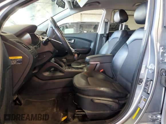 2010 Hyundai Tucson Limited z VIN KM8JU3AC2AU108306, wystawiony jako Copart lot #69644225 z przebiegiem 136 910 mil mil oraz Szkoda całkowita • Salvage title. Historia ofert i sprzedaży dostępna na DreamBid. Obrazek 7.