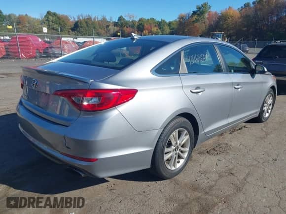 2016 Hyundai Sonata SE with VIN 5NPE24AF6GH285892, listed as a IAAI auction lot 43468252 with 150,467 mi miles and . Bid and sale history available at DreamBid. Image 4.