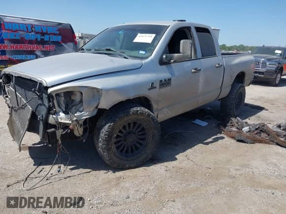 2008 Dodge 2500 SLT with VIN 3D7KS28A38G250115, listed as a IAAI auction lot 42871755 with 288,576 mi miles and . Bid and sale history available at DreamBid. Image 2.
