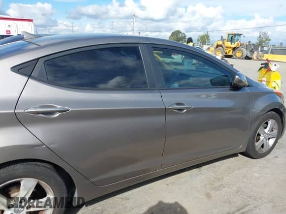 2013 Hyundai Elantra GLS с VIN 5NPDH4AE7DH246855, выставлен на аукционе IAAI как лот 43333128 с пробегом 146 985 миль миль и . История ставок и продаж доступна на DreamBid. Изображение 12.