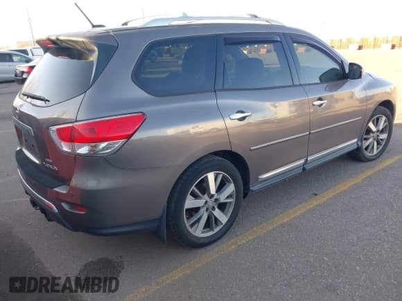 2014 Nissan Pathfinder SV with VIN 5N1AR2MM5EC688050, listed as a IAAI auction lot 41537739 with 130,238 mi miles and . Bid and sale history available at DreamBid. Image 4.