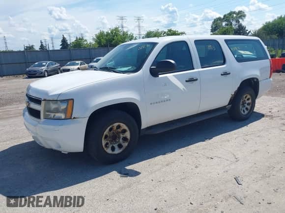2010 Chevrolet Suburban LS с VIN 1GNUCHE00AR264386, выставлен на аукционе IAAI как лот 42612823 с пробегом 228 215 миль миль и . История ставок и продаж доступна на DreamBid. Изображение 2.