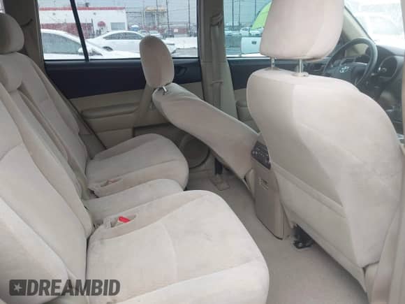 2008 Toyota Highlander z VIN JTEES41AX82033971, wystawiony jako IAAI lot #43455327 z przebiegiem 227 159 mil mil oraz . Historia ofert i sprzedaży dostępna na DreamBid. Obrazek 8.