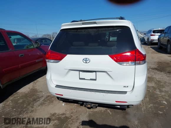 2013 Toyota Sienna XLE AAS with VIN 5TDYK3DC6DS372819, listed as a IAAI auction lot 41395777 with 181,526 mi miles and . Bid and sale history available at DreamBid. Image 16.