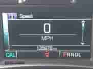 2018 Chevrolet Malibu LT z VIN 1G1ZD5ST3JF152636, wystawiony jako IAAI lot #43525579 z przebiegiem 135 976 mil mil oraz . Historia ofert i sprzedaży dostępna na DreamBid. Obrazek 15.