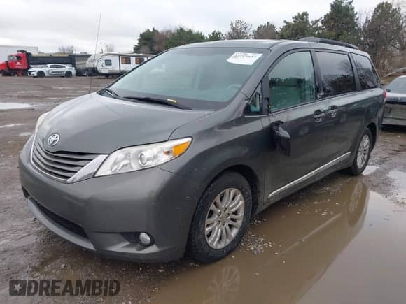 2013 Toyota Sienna XLE AAS with VIN 5TDYK3DC8DS375852, listed as a IAAI auction lot 41519437 with 91,828 mi miles and . Bid and sale history available at DreamBid. Image 17.