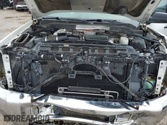 2017 Chevrolet Silverado 2500HD Work Truck z VIN 1GC1KUEY3HF224084, wystawiony jako Copart lot #71694455 z przebiegiem 132 441 mil mil oraz Nie do naprawy • Non repairable. Historia ofert i sprzedaży dostępna na DreamBid. Obrazek 11.