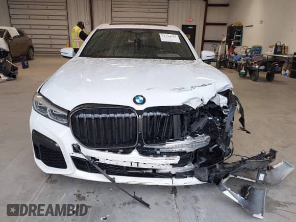 2022 BMW 7 Series 750i xDrive with VIN WBA7U2C02NCG79415, listed as a IAAI auction lot 41394743 with 31,839 mi miles and . Bid and sale history available at DreamBid. Image 12.