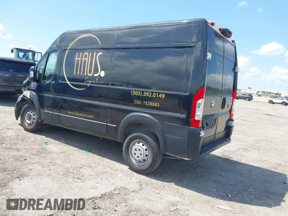 2020 Ram ProMaster Cargo z VIN 3C6TRVBG2LE125496, wystawiony jako IAAI lot #42027074 z przebiegiem 124 064 mil mil oraz . Historia ofert i sprzedaży dostępna na DreamBid. Obrazek 3.