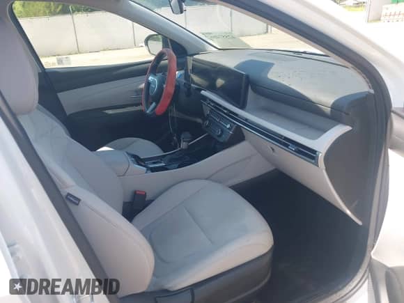 2025 Hyundai Tucson with VIN 3KMJA3DE5SE003296, listed as a IAAI auction lot 42557486 with 11,486 mi miles and . Bid and sale history available at DreamBid. Image 5.