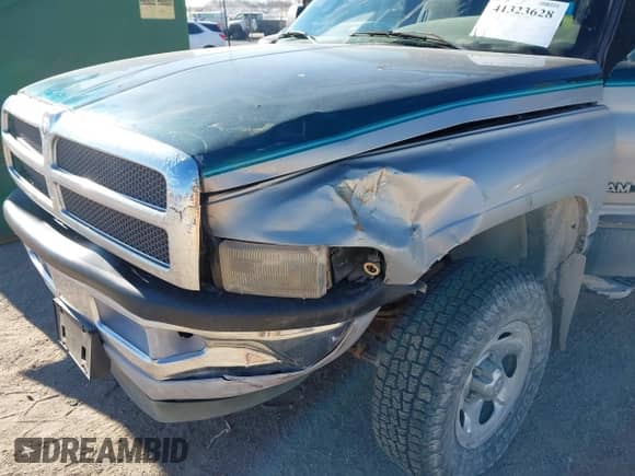 1998 Dodge 1500 с VIN 3B7HF12Z8WG178245, выставлен на аукционе IAAI как лот 41323628 с пробегом 126 097 миль миль и . История ставок и продаж доступна на DreamBid. Изображение 6.