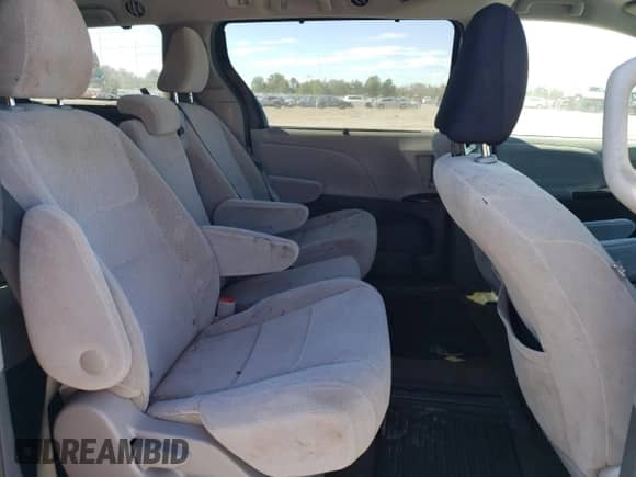 2017 Toyota Sienna LE с VIN 5TDKZ3DC7HS859762, выставлен на аукционе Copart как лот 86542865 с пробегом 108 423 миль миль и Списание • Salvage title. История ставок и продаж доступна на DreamBid. Изображение 11.