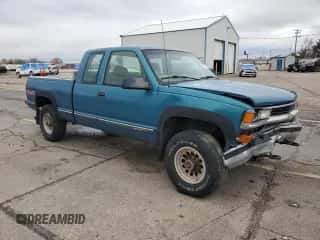 1997 Chevrolet Silverado 2500 с VIN 1GCGK29R7VE272562, выставлен на аукционе Copart как лот 81950544 с пробегом 149 179 миль миль и Списание • Salvage title. История ставок и продаж доступна на DreamBid. Изображение 4.