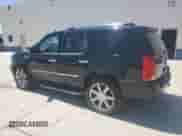 2014 Cadillac Escalade Luxury z VIN 1GYS4BEF1ER182908, wystawiony jako Copart lot #58026205 z przebiegiem 136 254 mil mil oraz Szkoda całkowita • Salvage title. Historia ofert i sprzedaży dostępna na DreamBid. Obrazek 2.