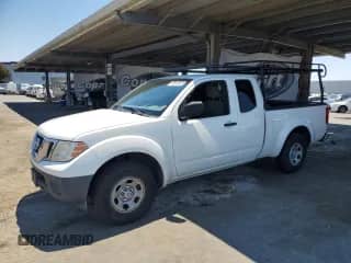 2014 Nissan Frontier S z VIN 1N6BD0CT2EN719566, wystawiony jako Copart lot #64044835 z przebiegiem 182 883 mil mil oraz Szkoda całkowita • Salvage title. Historia ofert i sprzedaży dostępna na DreamBid. Obrazek 1.
